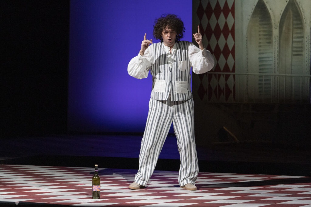 250110-Giessen-L'elisir-d'amore-©LenaBils_LB11933