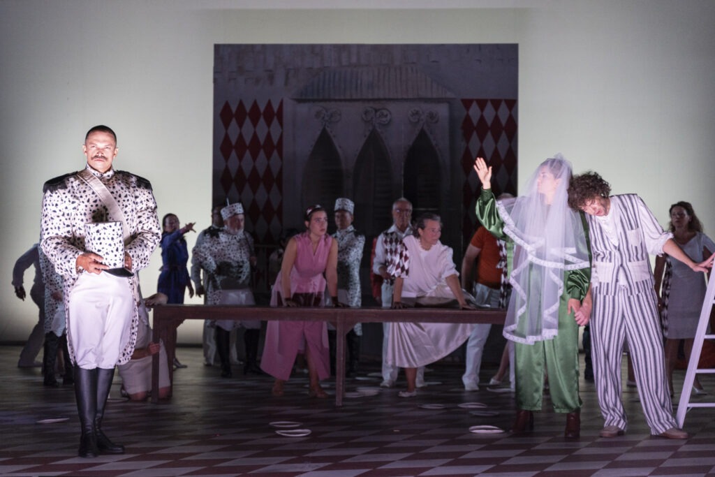 250110-Giessen-L'elisir-d'amore-©LenaBils_LB28501