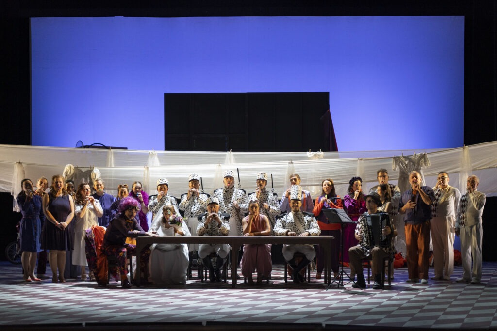 250110-Giessen-L'elisir-d'amore-©LenaBils_LB28577