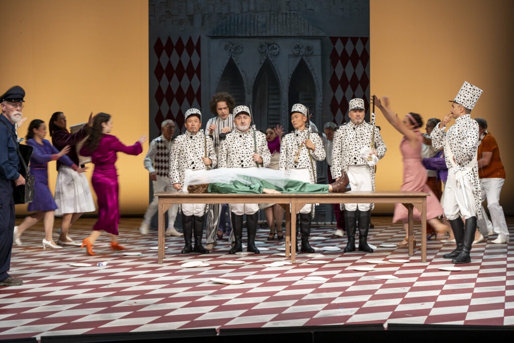 250929-Giessen-L'elisir-d'amore-©LenaBils_LB27328