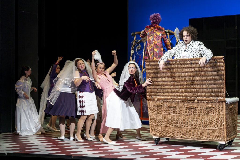 250929-Giessen-L'elisir-d'amore-©LenaBils_LB27760